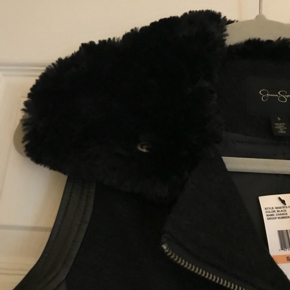 Jessica Simpson black motorcycle vest with fur - Picture 4 of 5